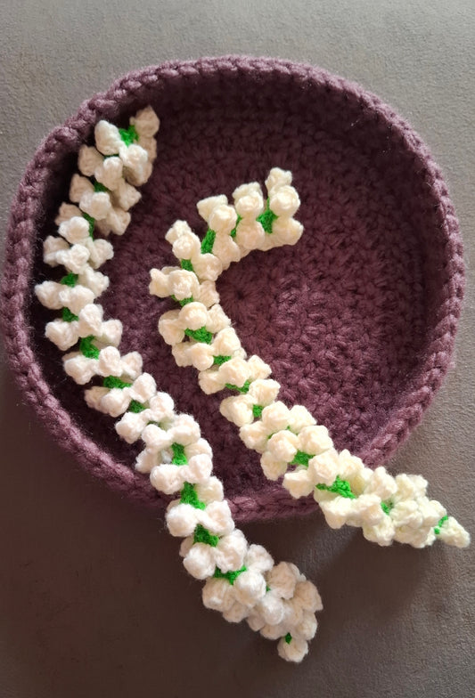Handmade Woolen Gajra (1 pc)