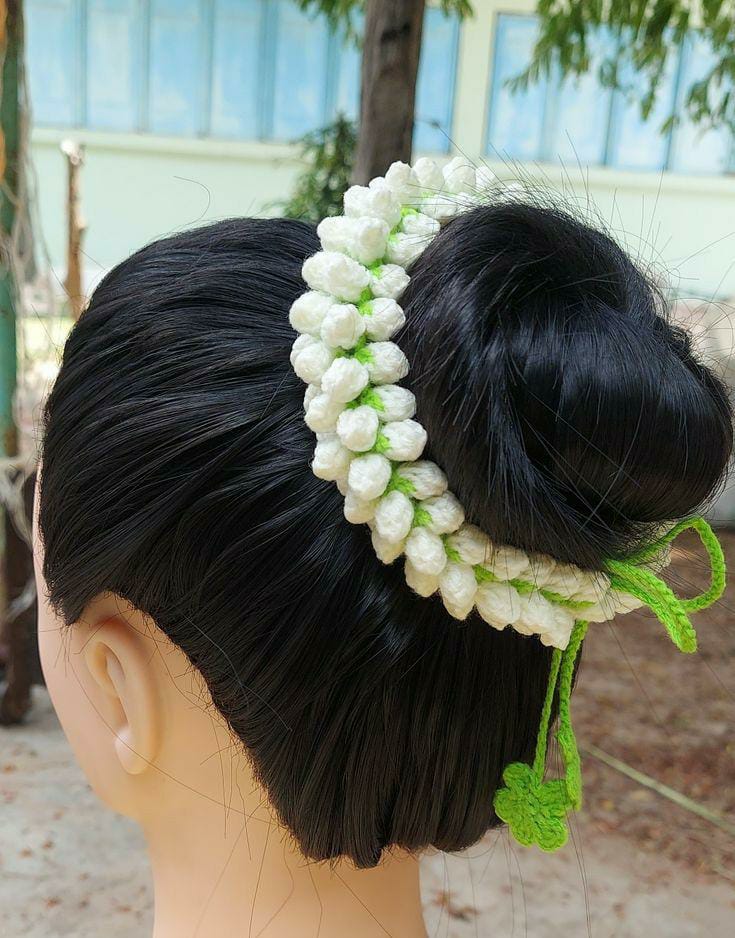 Handmade Woolen Gajra (1 pc)